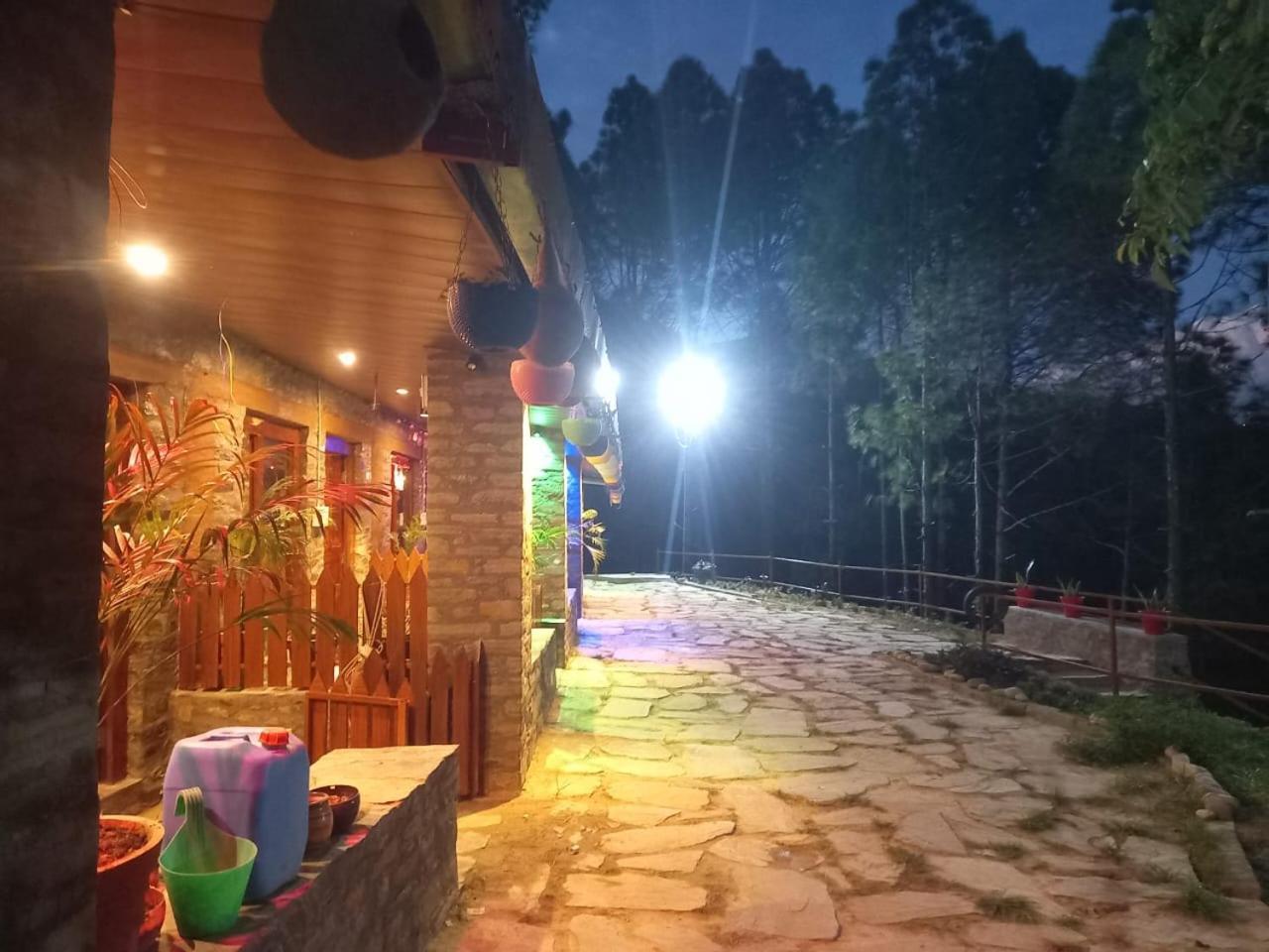 Nature Villaas Basa Homestay Pauri Exterior photo