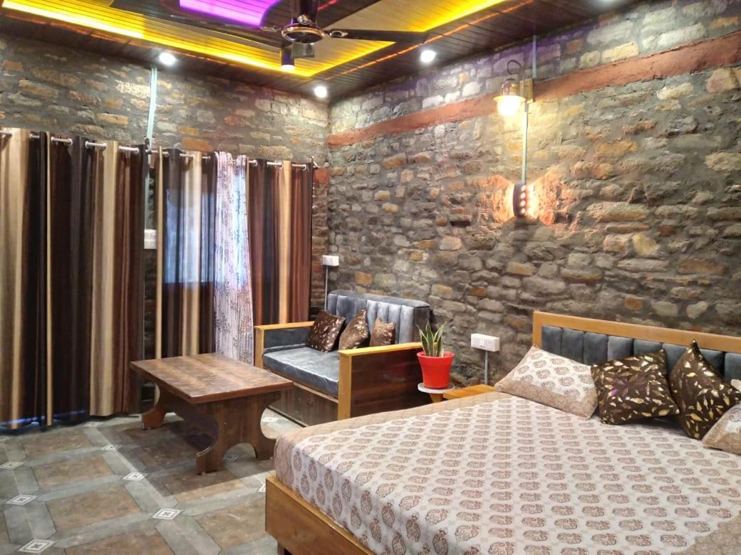 Nature Villaas Basa Homestay Pauri Exterior photo