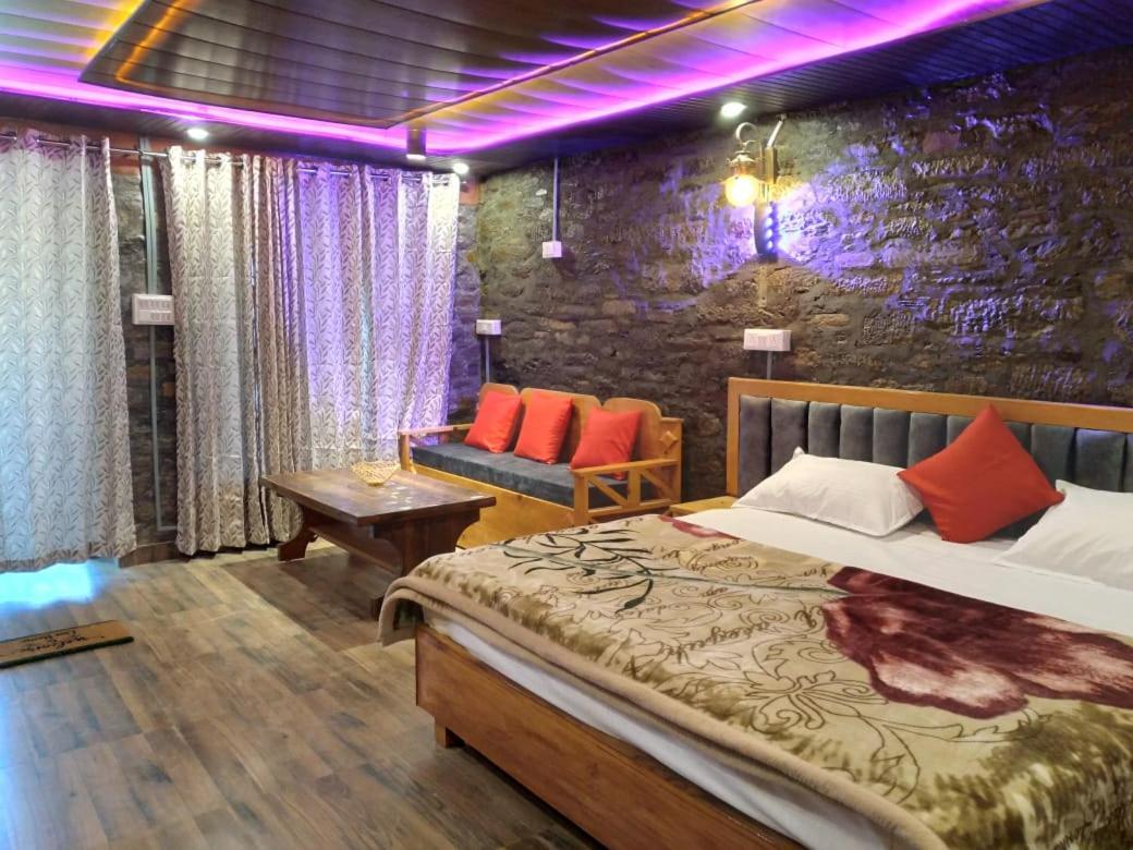 Nature Villaas Basa Homestay Pauri Exterior photo