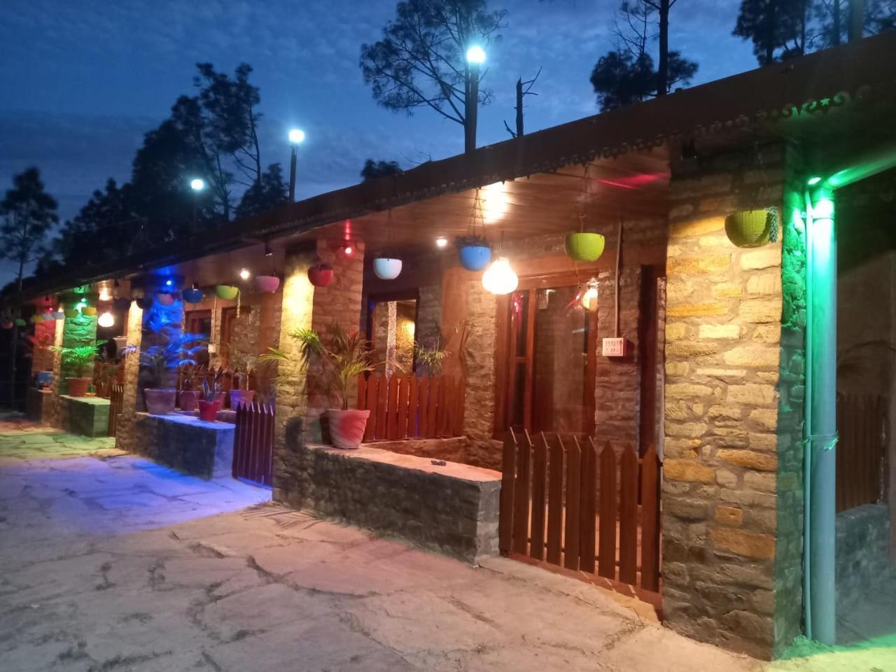 Nature Villaas Basa Homestay Pauri Exterior photo