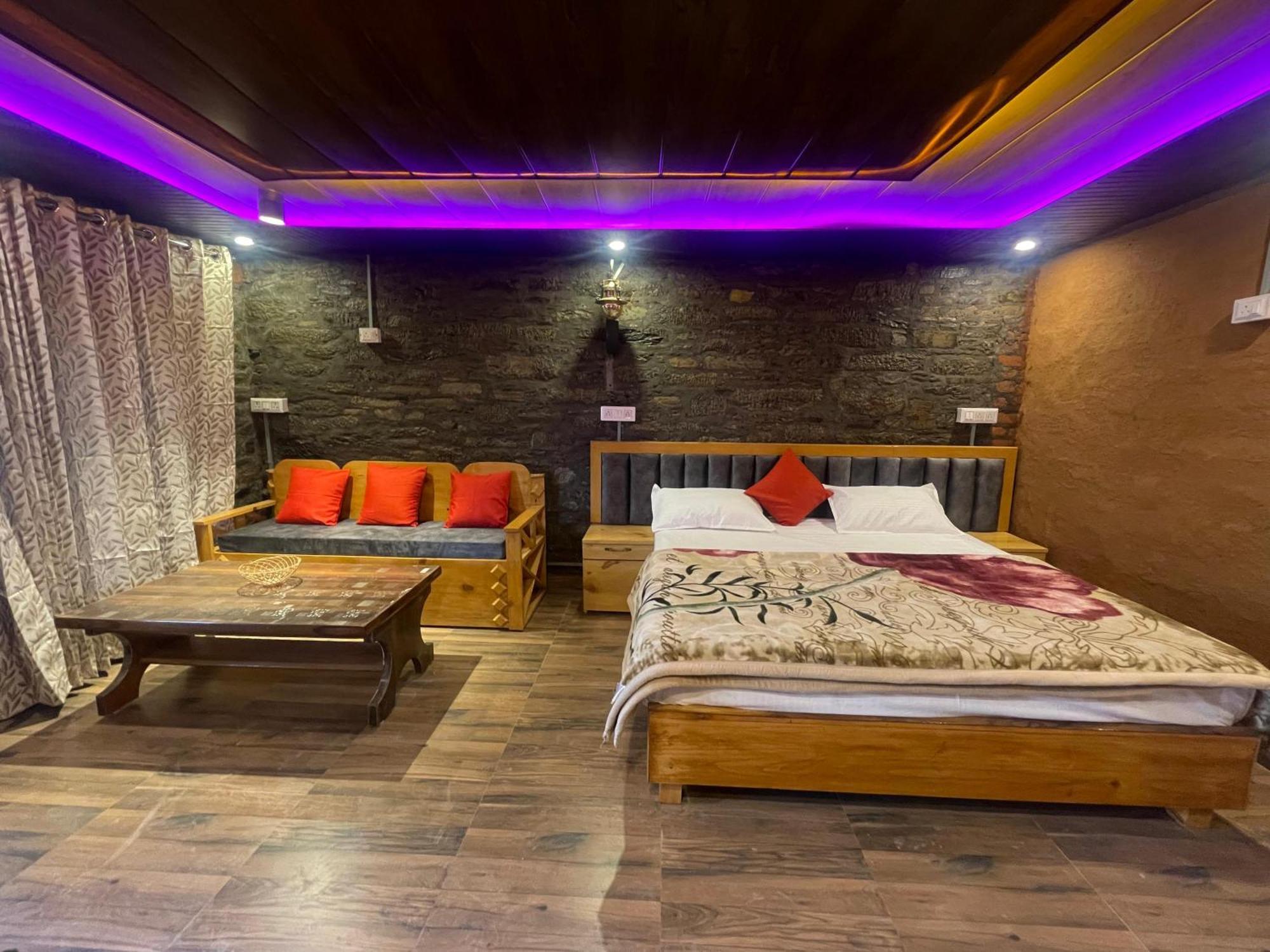 Nature Villaas Basa Homestay Pauri Exterior photo