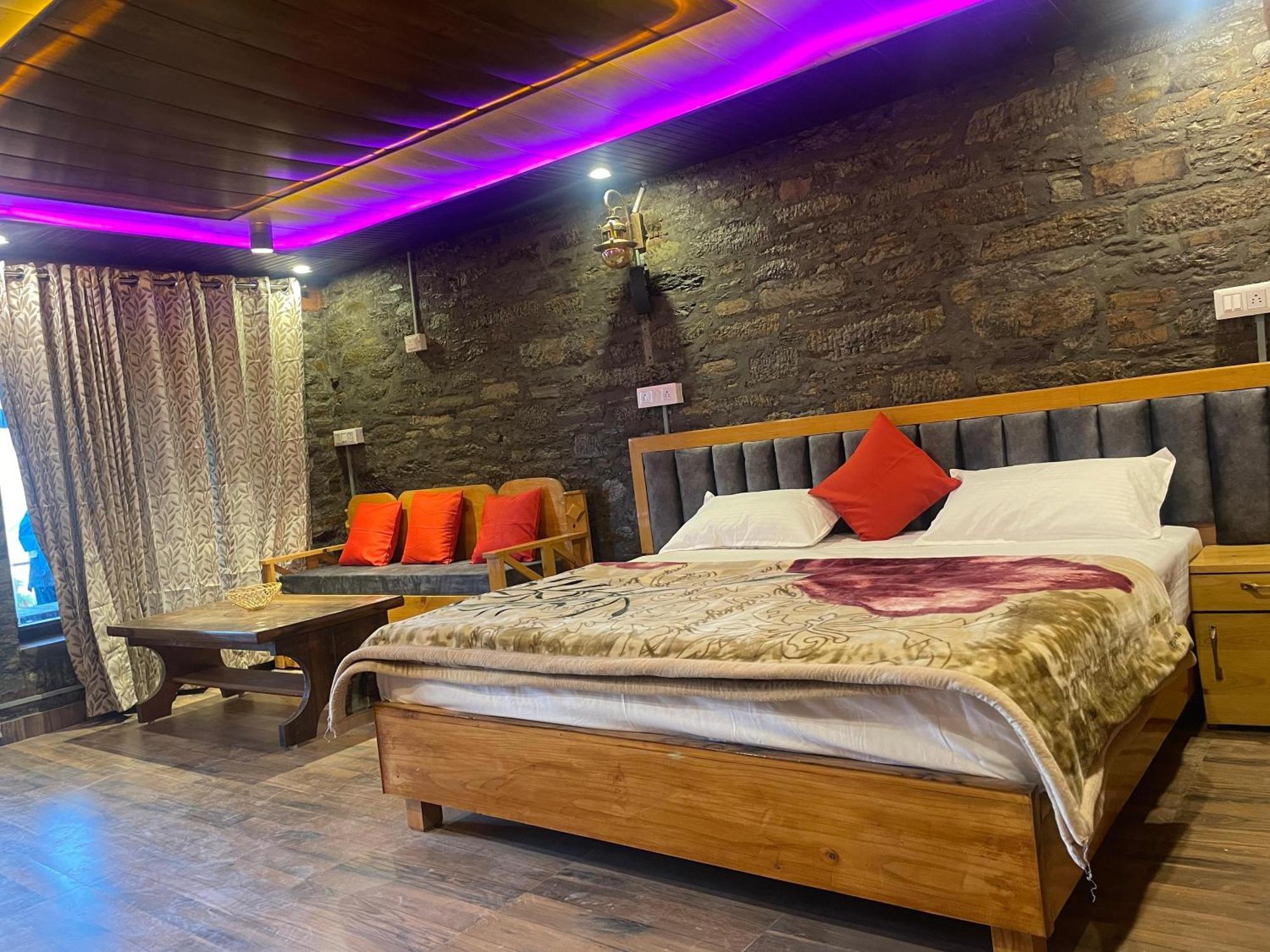Nature Villaas Basa Homestay Pauri Exterior photo