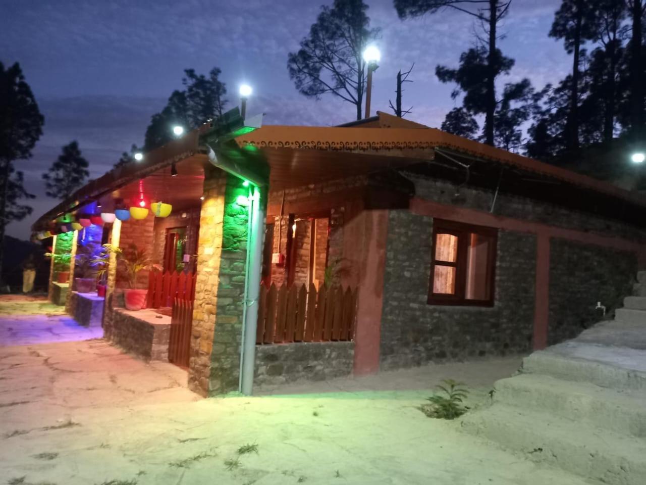 Nature Villaas Basa Homestay Pauri Exterior photo