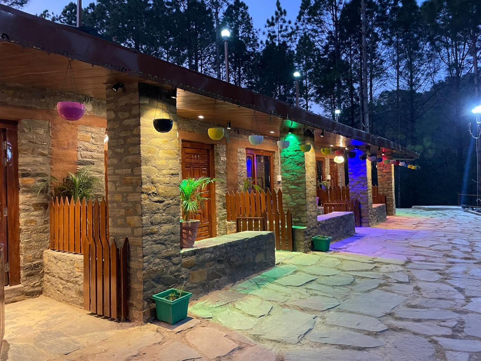 Nature Villaas Basa Homestay Pauri Exterior photo