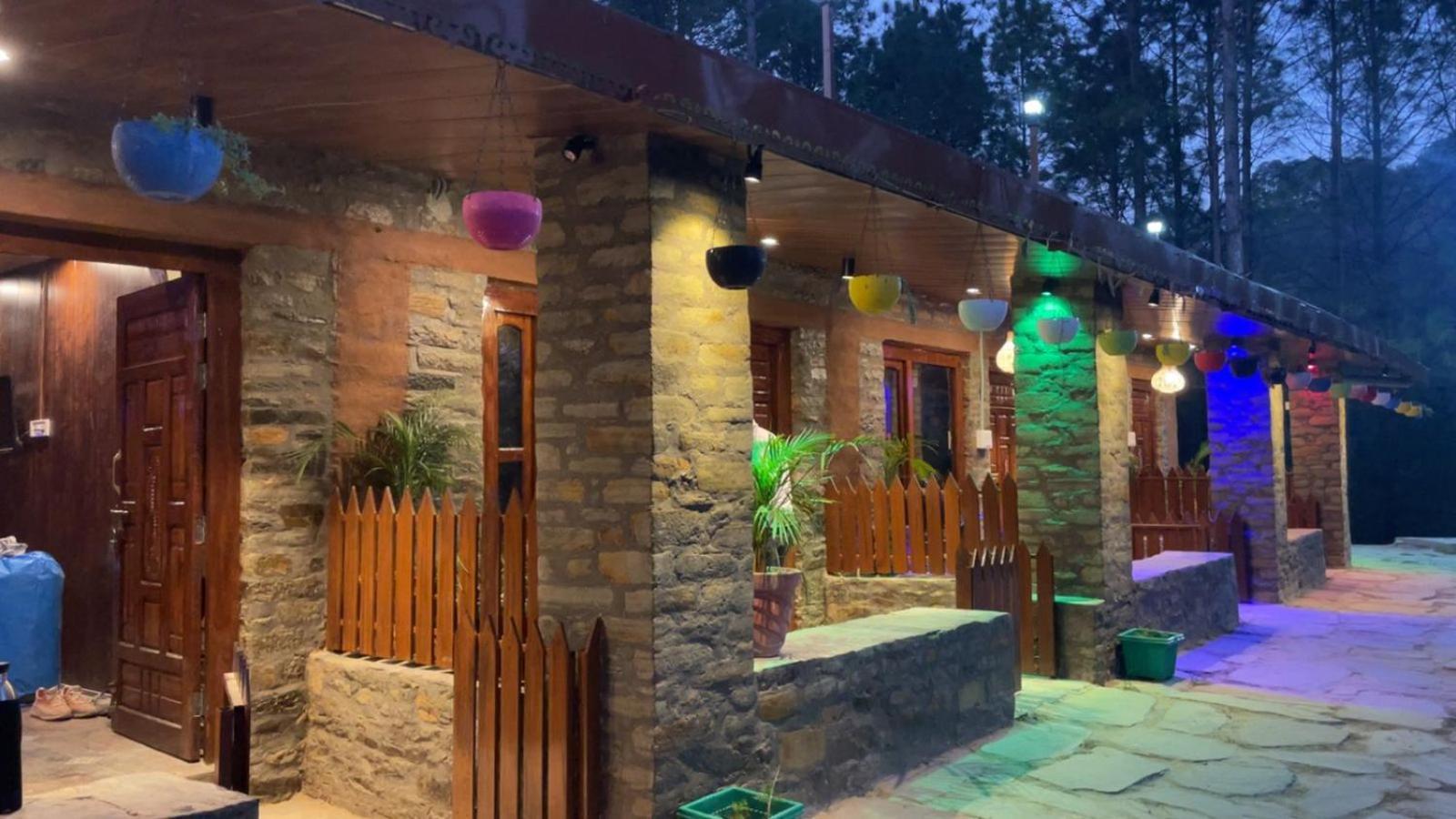 Nature Villaas Basa Homestay Pauri Exterior photo